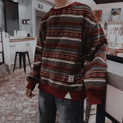 Aesthetic Christmas Outfits, Christmas Outfit Aesthetic, Christmas Outfit Men, Christmas Sweater Outfits, Weasley Aesthetic, Sweater Outfits Men, Aesthetic Men, Aesthetic Outfits Men, Grandpa Sweater