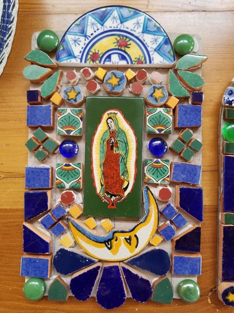 Mosaic Folk Art, Mexican Mosaic, Mosaic Workshop, Shrines Art, Mosaic Art Diy, Mosaic Pots, Mosaic Garden Art, Mosaic Art Projects, Mother Art