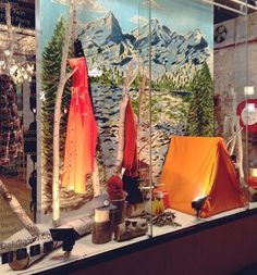 Fire Template, Boutique Window Displays, Merchandising Retail, Window Display Retail, Summer Window, Window Display Ideas, Retail Space Design, Merchandising Ideas, Store Window Displays