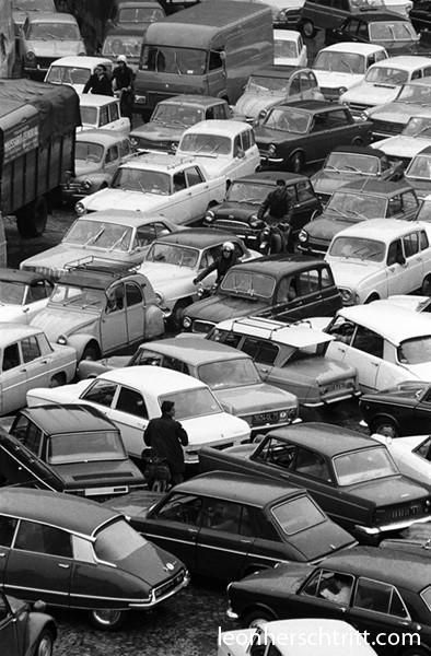 Traffic jam in Paris, May 1968. Photo by Léon Herschtritt Paris May, Traffic Jam, Old Photography, French Photographers, Retro Photo, Citroen Ds, Street Culture, Work Inspiration, Car Photography