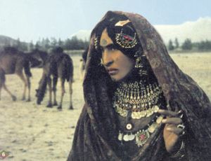 Historical picture of Kuchi women in Afghanistan with facial tribal tattoo (source: unknown) Pakistan Jewelry, Afghan Culture, Beatiful People, Vintage Headpiece, Kuchi Jewelry, Facial Tattoos, Afghan Jewelry, Afghan Fashion, Vintage Choker