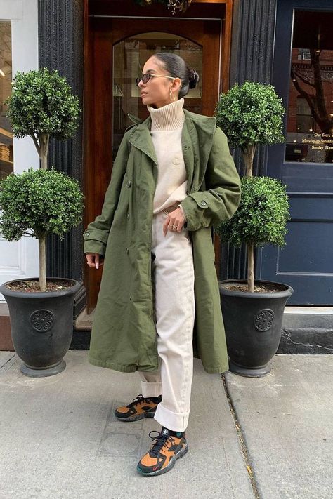 Danie Sierra, Simple Spring Outfits, Green Trench Coat, Look Festival, Style Aesthetic, Fall Aesthetic, Coat Outfits, Fall Style, Fit Inspo