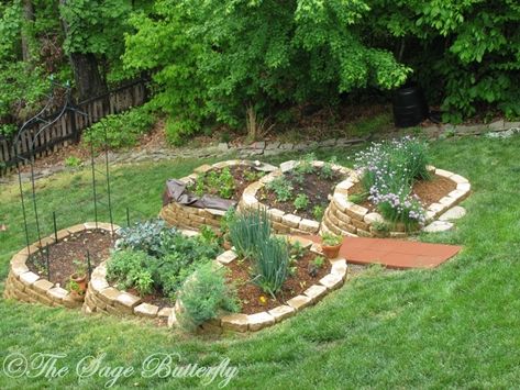 Sloped Backyard Landscaping, Hill Garden, Raised Vegetable Gardens, Vegetable Beds Raised, Hillside Garden, Sloped Backyard, Herb Garden Design, Tiered Garden, Garden On A Hill