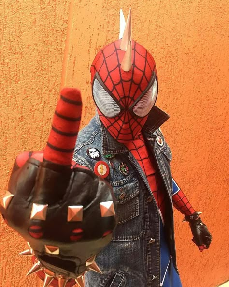 Punk Poses, Spiderman Atsv, Punk Cosplay, Spiderman Stuff, Hobie Brown, Spider People, Spider Punk, New Cosplay, Deadpool And Spiderman