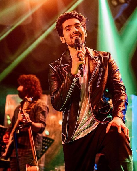 ARMAAN MALIK on Instagram: "what last Friday looked like ❤️‍🔥🤟🏻 . . photos: @manaskhuman styling: @neha.khub shoes: @filaindia accessories: @inoxjewelryin event team:…" Black Men Fashion Urban, Armaan Malik, Best Guitar Players, Love Animation Wallpaper, Shoes Outfit Fashion, Last Friday, Sleeves Designs For Dresses, My Prince Charming, Designs For Dresses