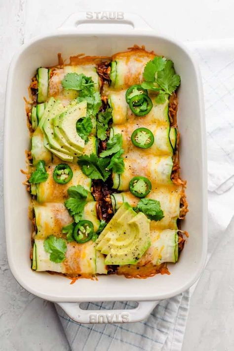 Zucchini Enchiladas Enchiladas Zucchini, Enchiladas Beef, Zucchini Pommes, Zucchini Enchiladas, Sliced Zucchini, Enchiladas Recipe, Health Dinner, God Mat, Health Dinner Recipes