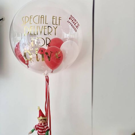 Elf On The Shelf Arrival Balloon, Elf Balloon Arrival, Elf Arrival Balloon Ideas, Elf On The Shelf Balloon Arrival, Lollipop Balloons, Elf Balloons, Elf Delivery, Emoji Balloon, Childs Face