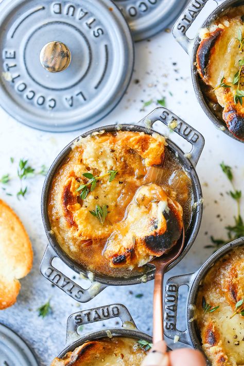 Cocotte Recipe, Classic French Onion Soup, Onion Soup Recipe, French Onion Soup Recipe, Onion Soup Recipes, French Dishes, French Cooking, French Onion Soup, Brownie Cookies