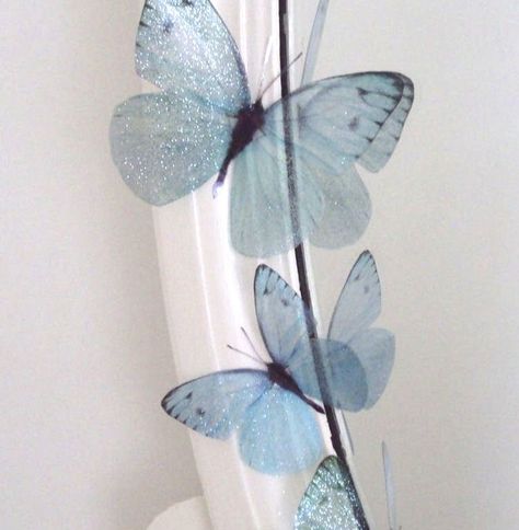 Release The Past, Butterfly Accessories, 3d Butterfly Wall Art, Cinderella Aesthetic, Kazuha Icon, Aesthetic Butterfly, Flying Butterfly, Blue Flower Wallpaper, Kpop Iphone Wallpaper