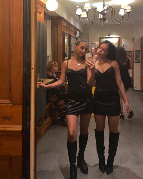 Knee High Boots Club Outfit, Knee High Boots Outfit Club Night, No Heels Club Outfit Night, Winter Night Out Outfit Club, Skirt Party Outfit Night, Knee High Boots Outfit Club, All Black Club Outfit, Night Out Looks Winter, Night Out Outfit Clubwear Winter