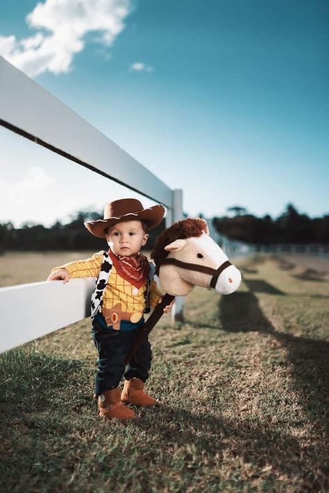 Cowboy First Birthday, Rodeo Toys, Baby Birthday Photoshoot, 1st Birthday Photoshoot, Rodeo Birthday, Baby Boy Pictures, Farm Animal Birthday, Toy Story Birthday Party, Cowboy Birthday