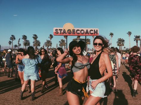 stagecoach looks! #stagecoach #outfit #festival Stagecoach Photo Ideas, Stagecoach Outfit, Stagecoach Festival, Cali Trip, Festival Fits, Country Line Dancing, Stage Coach, Cma Fest, Concert Attire