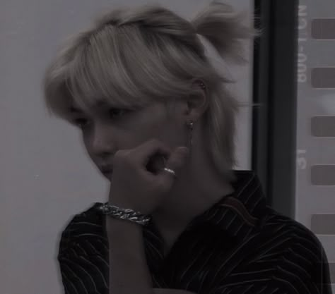 straykids skz felix dark aesthetic pfp icon emo icons punk goth bg boygroup kpop Black Core Aesthetic, Felix Dark Aesthetic, Dark Aesthetic Pfp, Felix Dark, Emo Icons, Design Tools, Punk Goth, Dark Aesthetic, Design