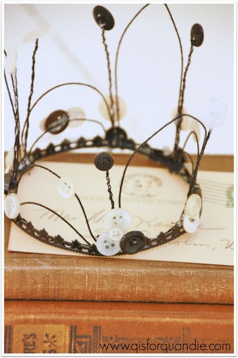 Diy Crowns, Fairy Crowns, Wire Crown, Crown Decor, Catholic Christmas, Crown Aesthetic, Body Decor, Fairy Crown, Diy Crown