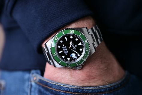 Rolex Submariner Date 126610LV "Starbucks". 41mm stainless steel case, a green ceramic bezel, and a black dial. It is powered by the caliber 3235 automatic movement, offering a power reserve of approximately 70 hours. This iconic dive watch is water-resistant to 300 meters, combining luxury and performance. Now available at FREDMANS. #rolexsubmariner #submarinerdate #rolexsubmarinerdate #rolex #submariner #preownedwatch #preowned #preownedrolex #126610LV #Starbucks Rolex Submariner Green, Rolex Submariner Date, Submariner Date, Rolex Submariner No Date, Used Watches, Green Ceramics, Pre Owned Rolex, Rolex Submariner, Dive Watches