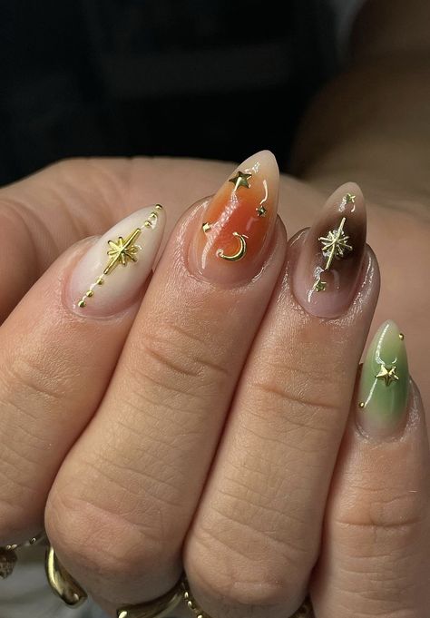 Gold Accent Nail Art, South Asian Nail Art, Earthy Nail Inspiration, Trendy Funky Nails, Thanksgiving Nails Aesthetic, Fall Orange And Brown Nails, Fall Earthy Nails, Nails Inspiration Holiday, One Accent Nail Designs