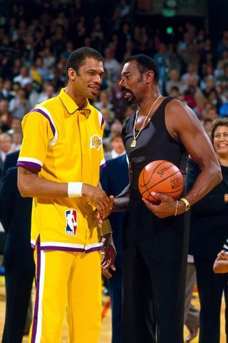 Kareem Abdul-Jabbar Gallery Photo Gallery | NBA.com Kareem Abdul-jabbar, Wilt Chamberlain, Abdul Jabbar, Basket Nba, Kareem Abdul, Kareem Abdul Jabbar, Lakers Basketball, Nba Legends, Basketball Art