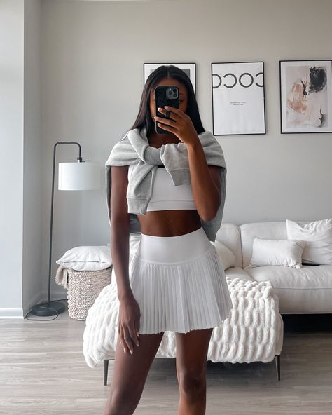 Alo Yoga Tennis Skirt, Alo Tennis Skirt, Alo Yoga Skirt Outfit, Alo Yoga Tennis Skirt Outfit, Alo Tennis Skirt Outfit, Skirt Gym Outfit, Alo Skirt Outfits, Gym Skirt Outfit, Alo Outfit Ideas