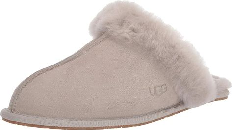 These ugg slippers are such a cute color and were a great addition to my wardrobe. Highly reccomend Ugg Scuffette Slippers, Cute Uggs, Trendy Slippers, Ugg Scuffette, Ugg Slippers Women, Ugg Store, Cheap Slippers, Women's Spurs, Comfortable Slippers