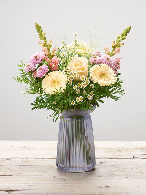 Chrysanthemum Arrangement, Lilac Vase, Floral Vase Arrangements, March Flowers, Flower Arrangement Vase, Flowers And Gifts, Mothering Sunday, Boquette Flowers, Flower Vase Arrangements