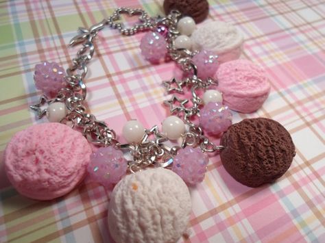 Polymer Charms, Neapolitan Ice Cream, Kawaii Crafts, Ice Cream Theme, Ice Cream Scoops, Ice Cream Birthday, Cute Polymer Clay, Diy Birthday Gifts, Diy Birthday