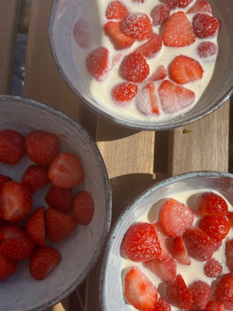 Strawberry Baking, Baking Aesthetic, Berries And Cream, Strawberry Summer, Spring Love, Summer Baking, Cream Aesthetic, Aesthetic Summer, Raspberry