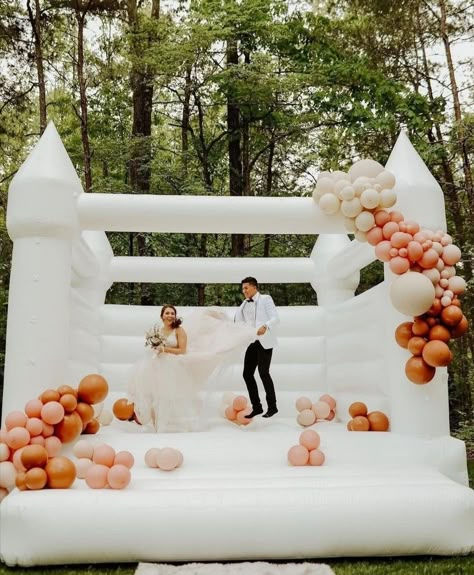 Bouncy House, Dream Wedding Decorations, Bouncy Castle, Future Wedding Plans, Luxury Event, Castle Wedding, Wedding Games, Bounce House, Weeding