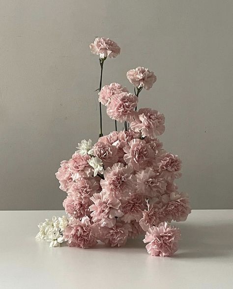 Carnations Floral Arrangements, Carnations Wedding Centerpieces, Carnation Floral Arrangements, Carnations Wedding Bouquet, Ikebana Wedding Centerpieces, Carnation Wedding Centerpieces, Carnation Wedding Bouquet, Carnation Centerpieces, Carnation Wedding