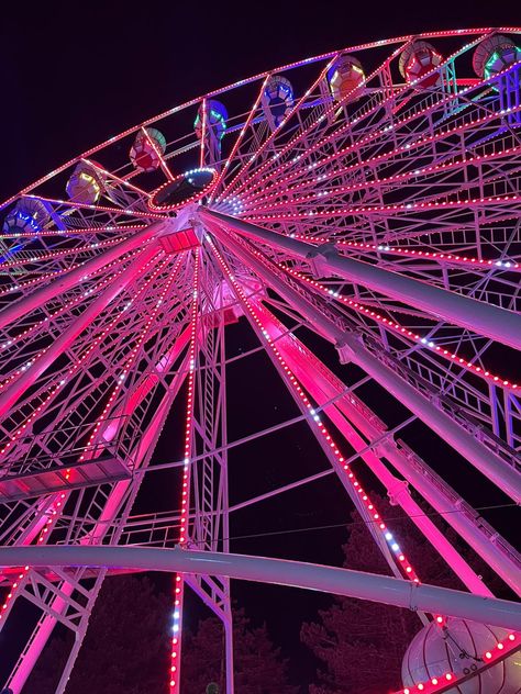 ferriswheel aesthethic carnival instagram feed inspo travel Ferriswheel Aesthetic, Carnival Aesthetic, The Rule Of Thirds, M Wallpaper, Jelly Wallpaper, Food Insecurity, Phone Screen Wallpaper, Wallpaper Doodle, Rule Of Thirds