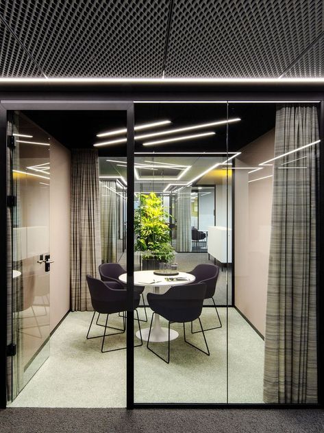 Small Office Meeting Room Design, Meeting Room Small Space, Office Small Meeting Room, Small Meeting Room Ideas, Small Open Office Design, Small Meeting Room Design, Small Meeting Room Office, Meeting Room Interior Design, Meeting Room Design Office