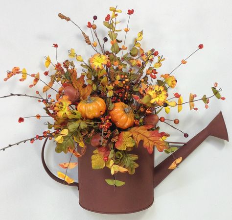 Can Wreath, Fall Door Decor, Fall Decor Diy Crafts, Fall Table Centerpieces, Fall Flower Arrangements, Fall Floral Arrangements, Deco Nature, Fall Door Decorations, Flower Arrangements Simple