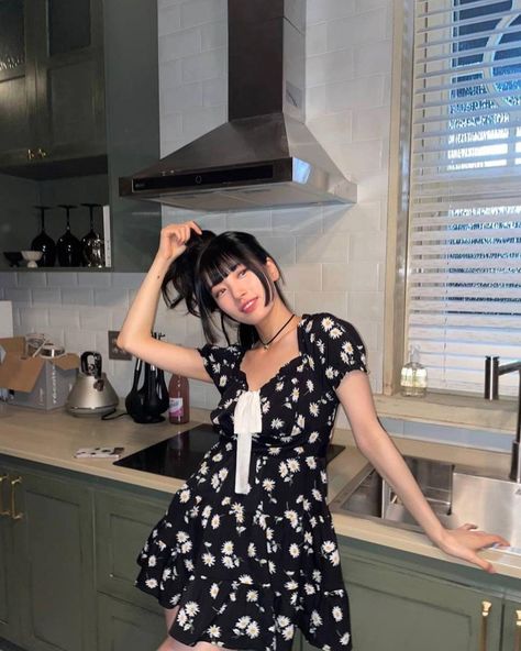 Doona! Suzy Instagram, Bae Suzy, Jairzinho, Korean Celebrities, Korean Hairstyle, Teenage Fashion Outfits, Kpop Outfits, Fashion Books, Asian Fashion