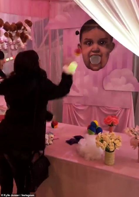 Kim Kardashian is 'so sad' she skipped Stormi's 1st birthday party | Daily Mail Online Stormi World Birthday, Stormi Birthday, Kardashian Parties, Stormi World, Baby Pizza, Astro World, Dream Kardashian, Baby Shark Song, Velvet Handbag