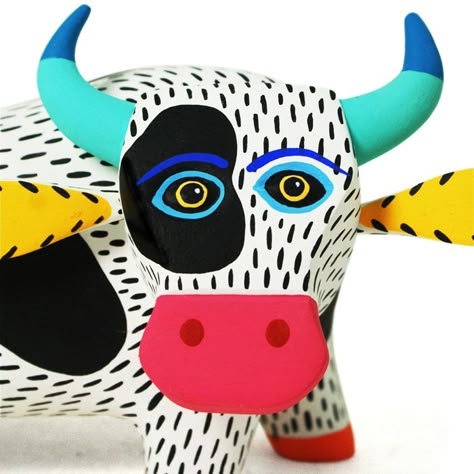 Luis Pablo: Contemporary Bull | Sandia Folk Cow Drawing, Painted Patterns, Wood Carvings, Arte Animal, Arte Popular, Mexican Art, Mexican Folk Art, Native Art, Animal Sculptures