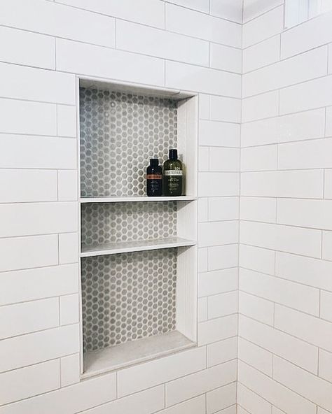 Penny Round Tile Bathroom Wall, Penny Tile Niche Bathroom, Gray Penny Tile Shower Floor, Subway Tile Bathroom With Niche, Penny Tile Large Bathroom, Grey Penny Tile Bathroom, Grey Penny Tile Shower Floor, Penny Tile And Subway Tile Bathroom, Subway Tile With Penny Tile Accent