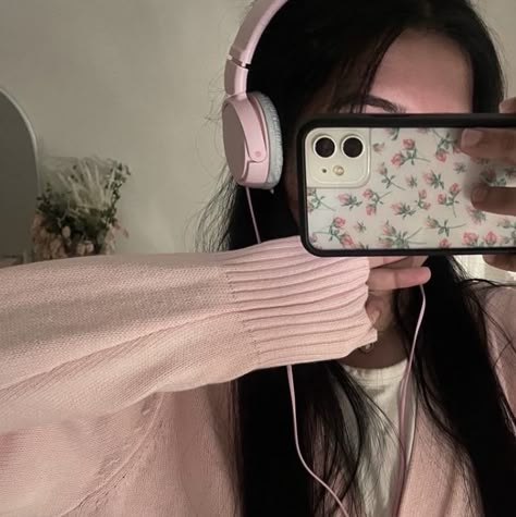 Coquette pink phone case wildflower Pink Academia, Pretty Pink Princess, Pink Aura, Pink Girly Things, Pink Vibes, Princess Aesthetic, Foto Ideas Instagram, Instagram Photo Inspiration, Pink Princess