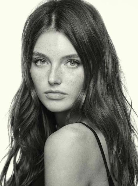 Celine Bethmann german model Eyes Drawing, Face Sketch, Foto Poses, Headshot Photography, Beauty Shoot, Female Portraits, Black And White Portraits, Portrait Inspiration, Girl Face