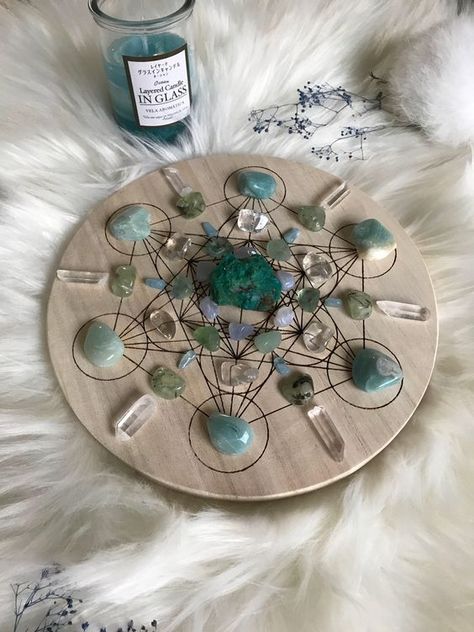 Gemstone Aesthetic, Calm Confidence, Crystals Healing Grids, Crystal Mandala, Spiritual Style, Magic Crystal, Crystal Room, Mind Heart, Crystal Altar