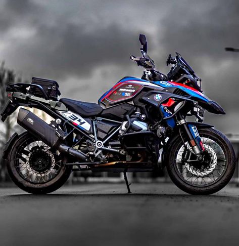 Gs 1200 Bmw, Bmw Motorcycle Adventure, Bmw Adventure Bike, Adventure Bike Motorcycles, R1250gs Adventure, Motogp Valentino Rossi, Bmw Touring, Bmw R1250gs, Touring Motorcycles