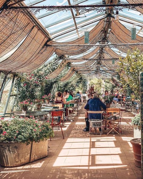 Petersham Nurseries on Instagram: “A wonderful snapshot of The Teahouse at Petersham Nurseries, Richmond from @tanyaravljen. In the summer months the light shining through…” Greenhouse Restaurant, Glass Restaurant, Petersham Nurseries, Home Greenhouse, Desert Living, Garden Coffee, Beautiful Patios, Dream Studio, Cozy Place