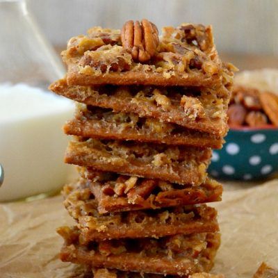 Praline Pie, Pecan Pie Bark, Southern Praline, Praline Candy, Pecan Praline, Whoopie Pie, Mince Pie, Pecan Pralines, Pecan Recipes