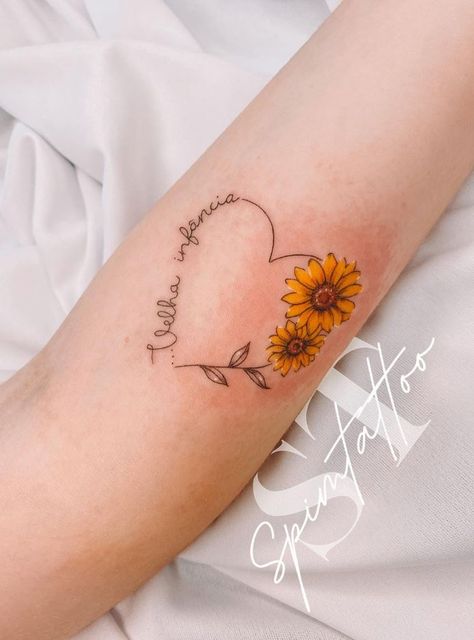 Cute Heart Tattoo Heart Tattoos With Names, Rare Tattoos, Sunshine Tattoo, Sunflower Tattoo Shoulder, Cool Wrist Tattoos, Tattoos Men, Mommy Tattoos, Daisy Tattoo, Tasteful Tattoos