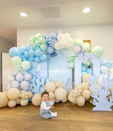 One-der the sea 🐋🐳🌊 Featuring our under the sea backdrop and cut outs for the lovely @naomibanjo - the most organised party planning mama o know 💙🙌🏼. Styled by @theessexballoonhut and @luxurysoftplaycompany #firstbirthday #undertheseaparty #kidspartyideas #firstbirthdayparty Oneder The Sea Backdrop, Under The Sea Birthday Party Boy, Underwater Birthday Theme, Under The Sea Backdrop, One Der The Sea, Sage Birthday, Sea Backdrop, Sea Birthday Party Decorations, Underwater Birthday