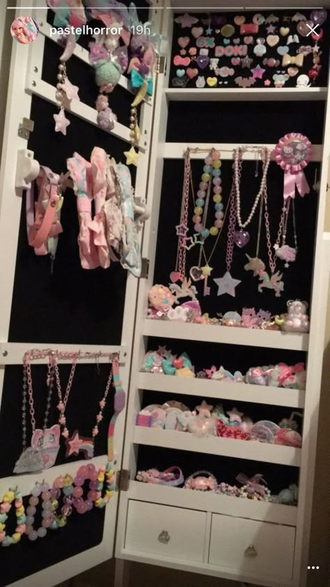 Kandi Storage, Toca Boca Hair Salon, Emo Room, Kawaii Room Ideas, Candy Girl, Cute Room Ideas, Pretty Room, Kawaii Room, Dream Room Inspiration