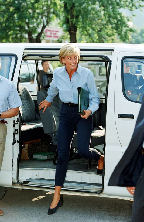 Princess Diana Fashion, Princes Diana, Diana Fashion, Lady Diana Spencer, Diana Spencer, Looks Street Style, Princesa Diana, Life Tips, Lady Diana