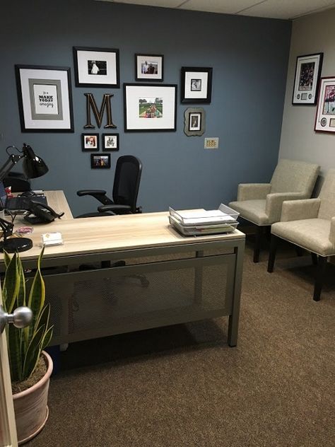 Contemporary Office Tour | National Business Furniture | #officedesk #modernoffice #contemporary Meja Industrial, Office Decor Professional Business, Business Office Decor, Small Office Design, Office Decor Professional, Office Tour, Work Office Decor, Contemporary Office, Office Colors