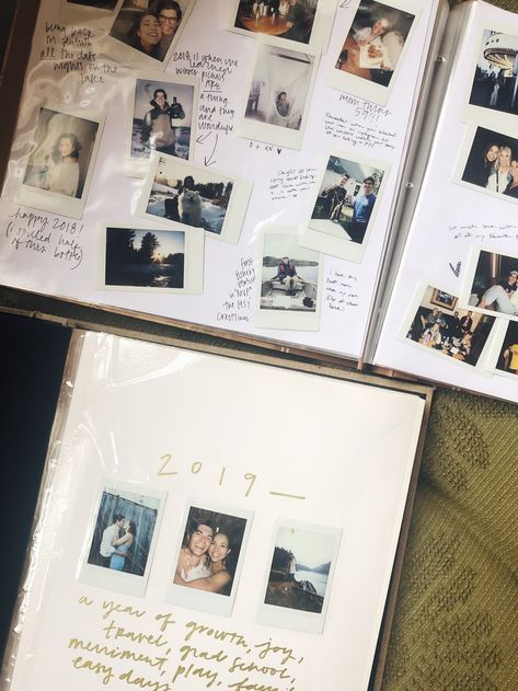 Instax Mini Scrapbook Ideas, Scrapbooking With Polaroids, Polaroid Photo Album Diy, Polaroid Pictures Scrapbook, Picture Album Aesthetic, Polaroid Keepsake Ideas, Polaroid Album Diy, Photo Album Polaroid, Photos Album Aesthetic