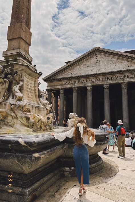 Vatican Picture Ideas, Colosseum Outfit, Rome Pics Ideas, Rome Photo Ideas, Rome Italy Outfits, Rome Pantheon, Rome Pictures, Rome Trip, Rome Photo