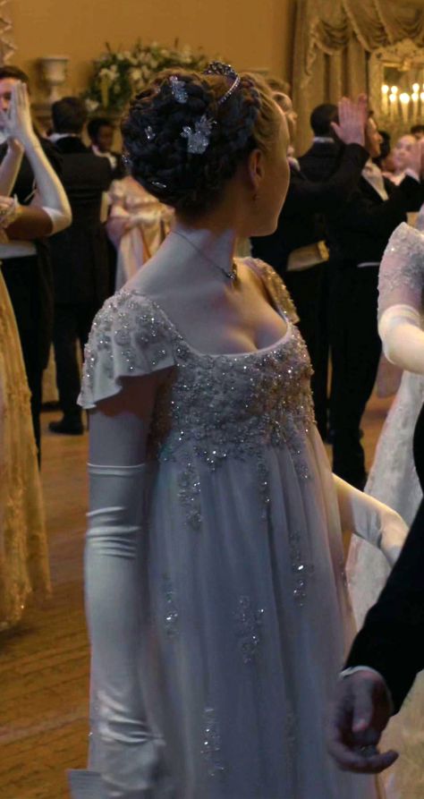 Bridgerton Daphne Dresses, Bridgerton Ball Dresses, Daphne Bridgerton Outfit, Violet Bridgerton Dress, Brigetons Dress Ideas, Bridgerton Ball Gowns, Bridgerton Dresses Inspired Party, Brigerton Dress, Regency Dress Aesthetic