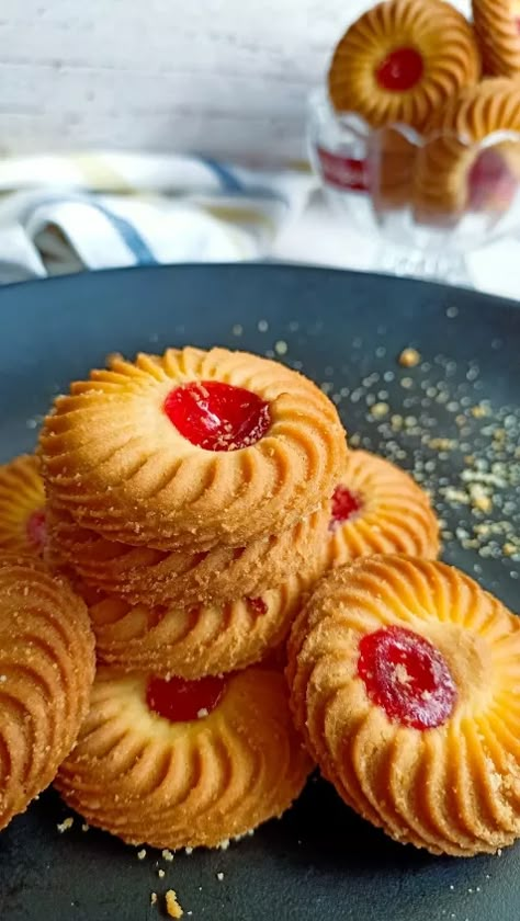 Jam Cookies | Foodtalk Peek Freans, Almond Tart Recipe, Butter Cookie Recipe Easy, Cream Cheese Roll Up, Jam Thumbprint Cookies, Coconut Cookies Recipes, Calamari Recipes, Butter Cookie Recipe, Jam Tarts